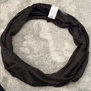 Beyond Yoga Pocket Infinity Scarf